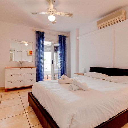 Las Brisas Free Wifi Apartment Адехе Екстериор снимка